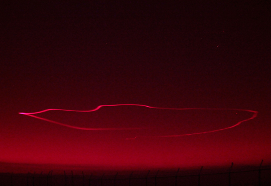 Reddish clouds due to lithium gas emitted from the rocket (6:16 a.m. from Uchinoura)