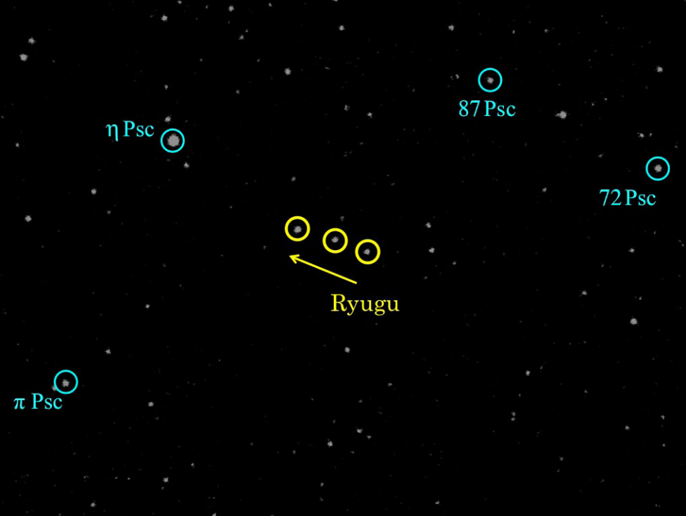 Photograph of Ryugu using the Star Trackerの写真