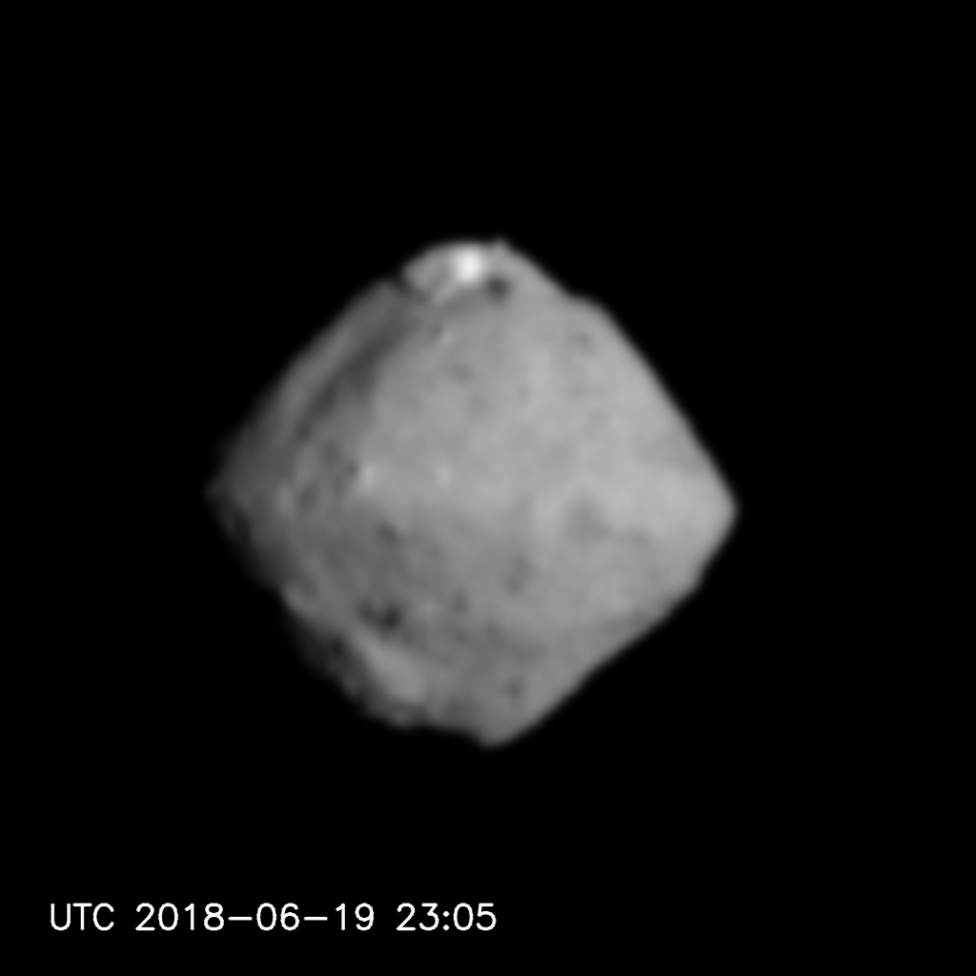 Ryugu seen from a distance of 220-100km (2-12) (Image processing)の写真