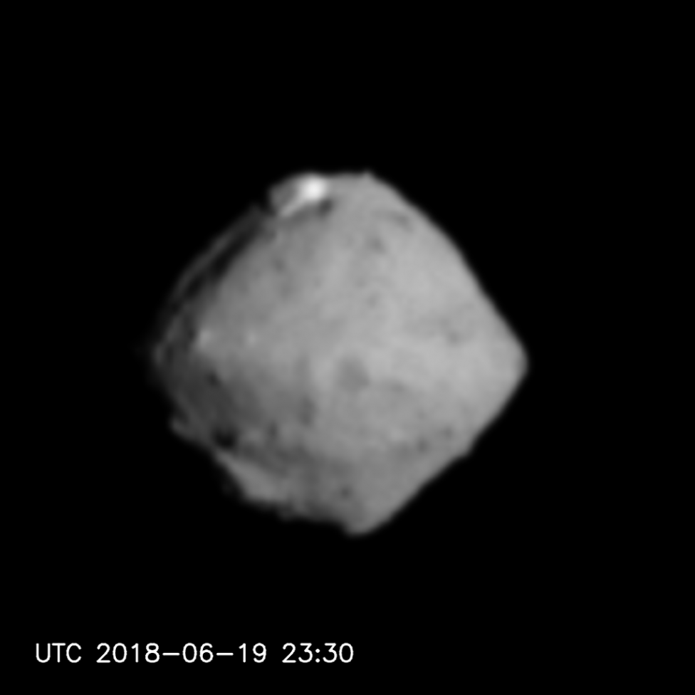 Ryugu seen from a distance of 220-100km (2-13) (Image processing)の写真