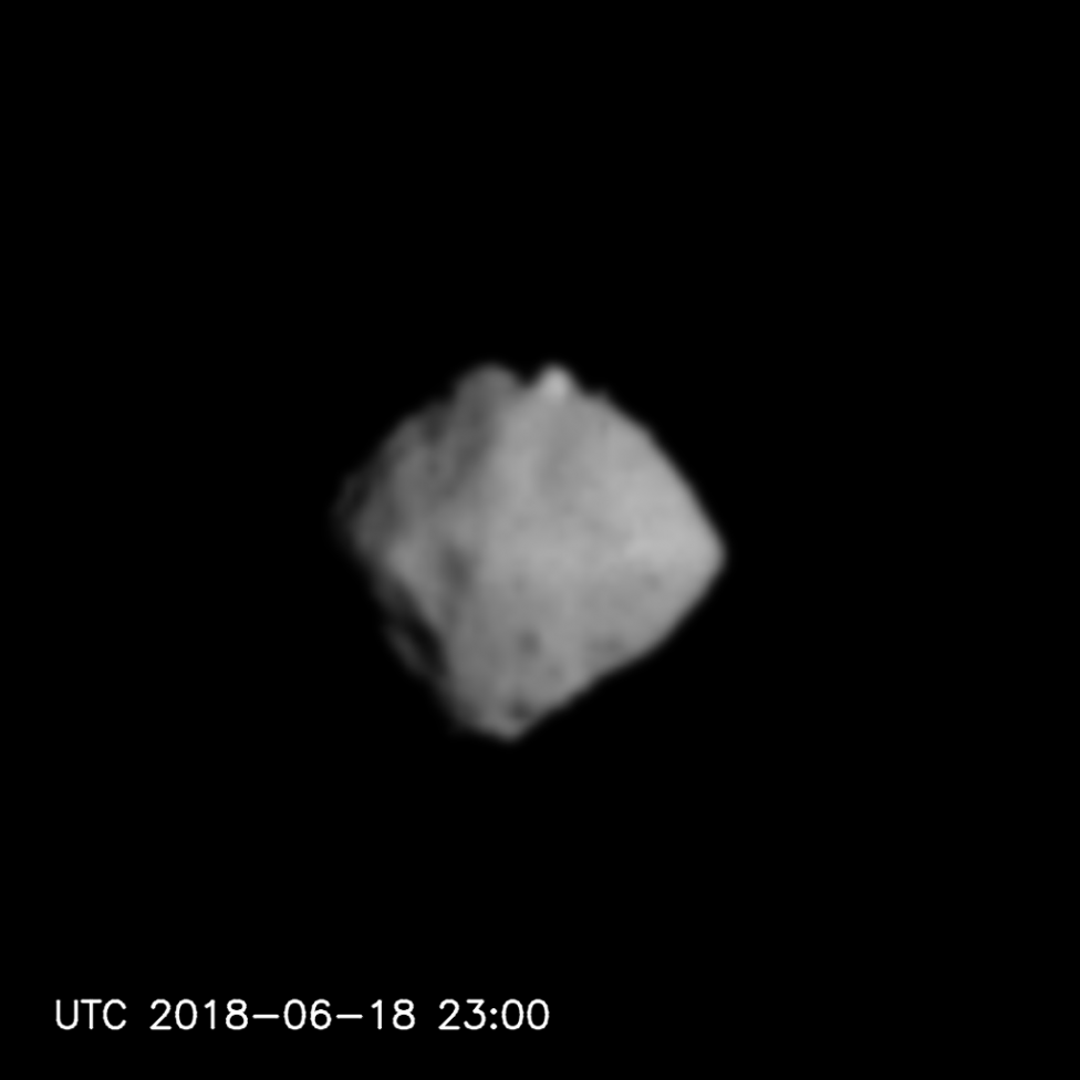 Ryugu seen from a distance of 220-100km (2-5) (Image processing)の写真