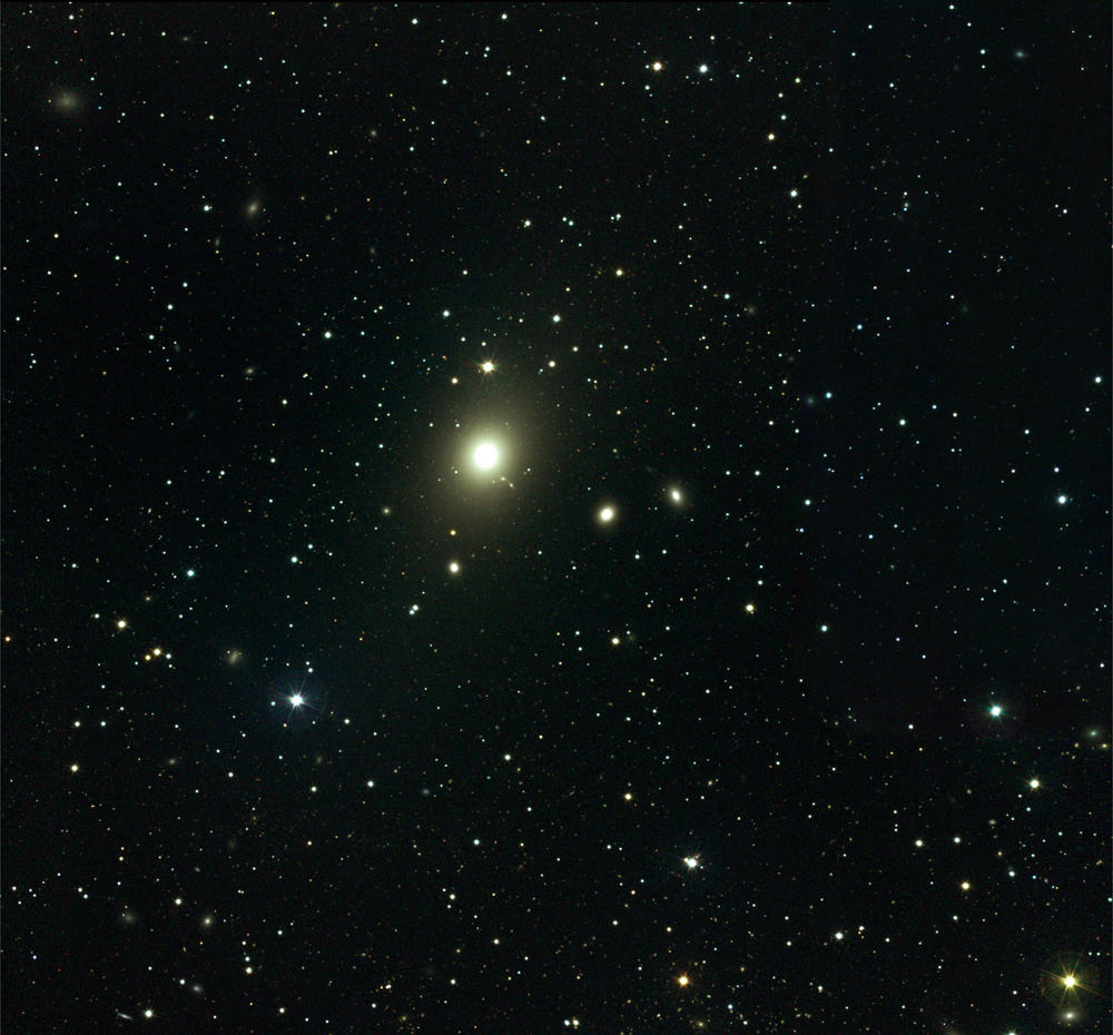 おとめ座銀河団の中心部分の可視光画像