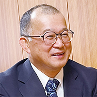 西田 亮三の顔写真