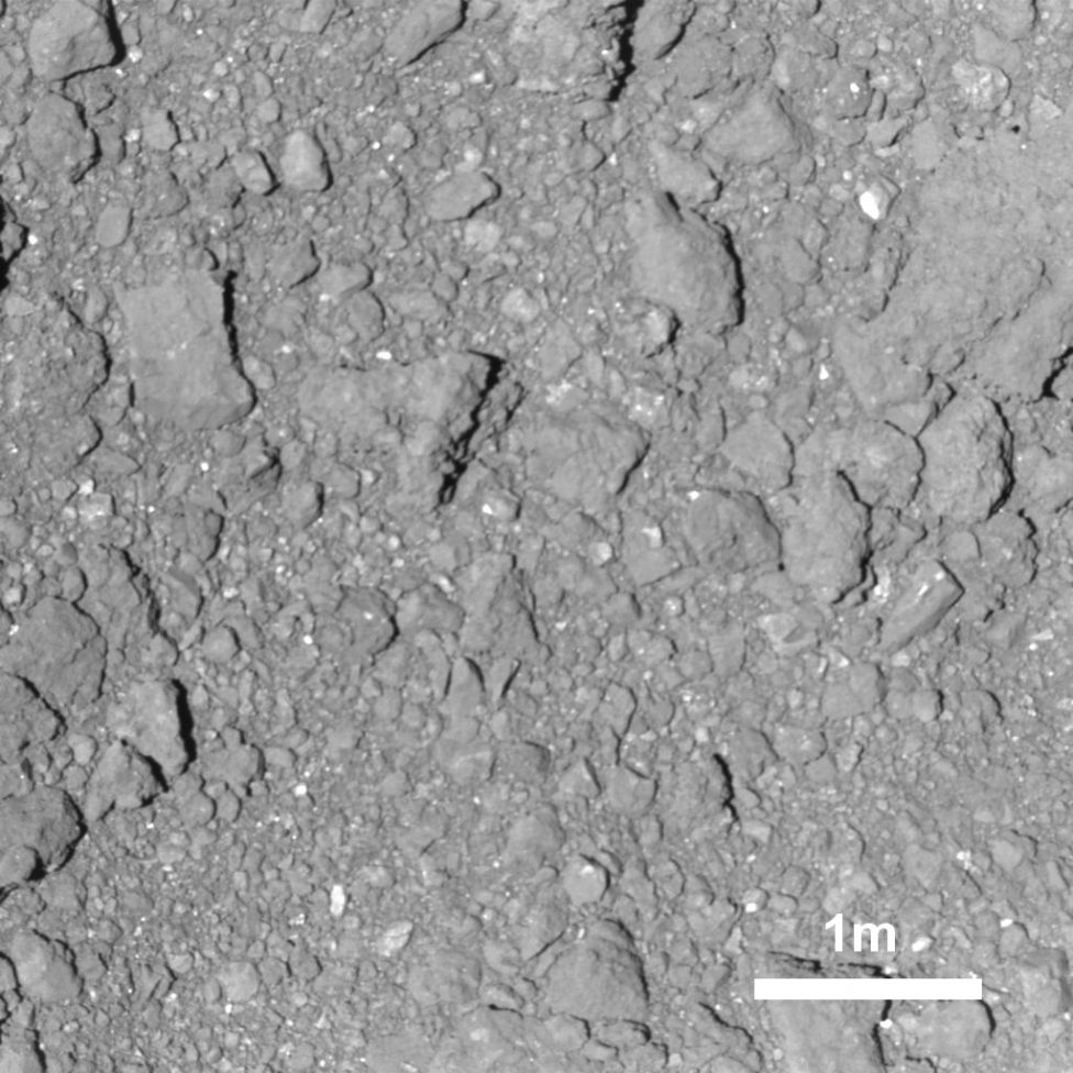 高度約42mから撮影したリュウグウ（TD1-R1-A）の写真