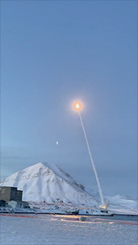 観測ロケットSS-520-3号機の打上げ(2)　- Launch of sounding rocket SS-520-3 (2) -の写真