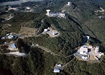 山地に造られた世界でも希な内之浦の発射場（2006年）
