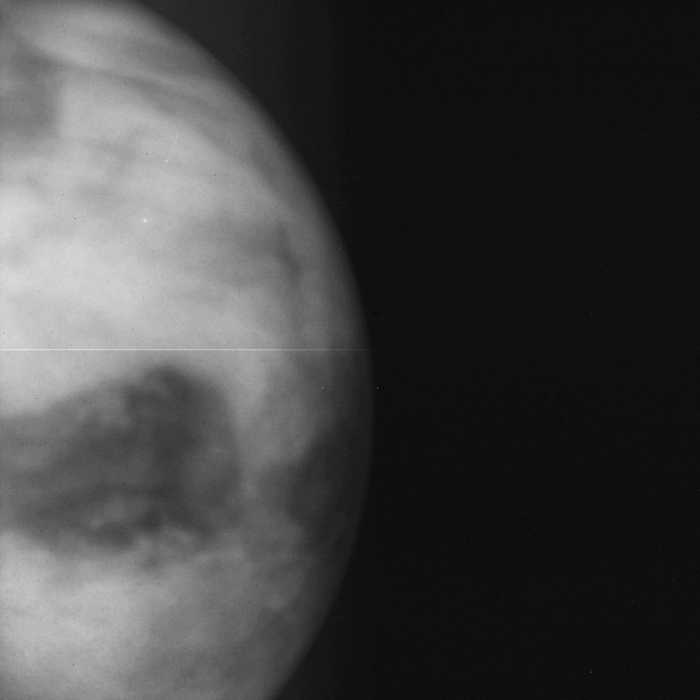 IR1（1μmカメラ）が2016年1月21日09:38頃に撮影した波長1.01μmの金星夜面画像