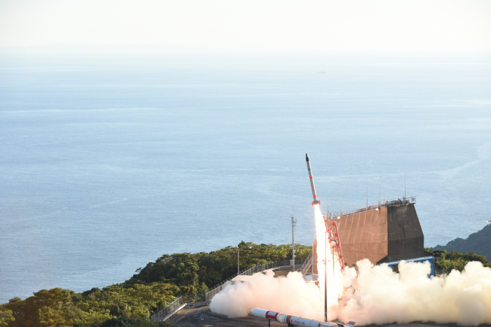 観測ロケットS-520-33号機　打上げの様子 （クレジット：JAXA）