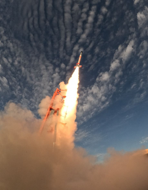 観測ロケットS-520-33号機　打上げの様子 （クレジット：JAXA）