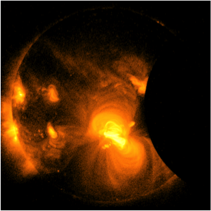 ひのでが撮影した部分日食から２分後の太陽の画像